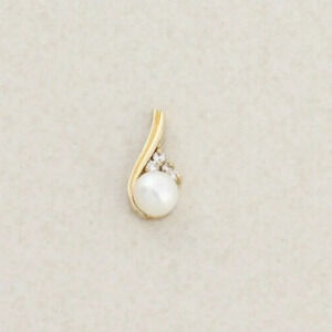 Pendant Only 10k Yellow Gold Freshwater Pearl & Cubic Zirconia Pendant